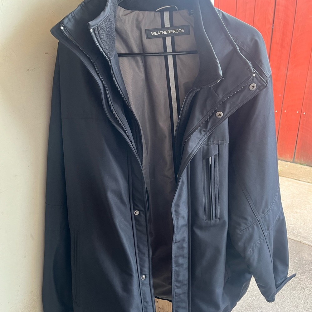 Weatherproof Black Windbreaker with High Collar and Versatile Design